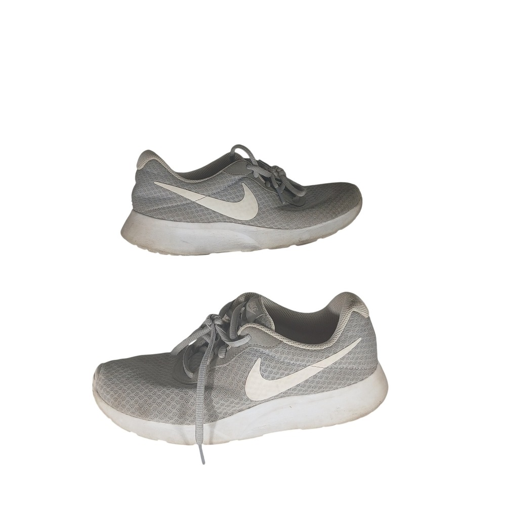 Nike Tanjun Running Shoes‎ 8 Grey White Low Top Mesh Sneakers 812655-010